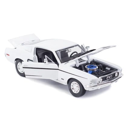 1:18 1967 Ford Mustang GT Fastback Cobra Jet Die-Cast Model Car – Muscle Car Collectible