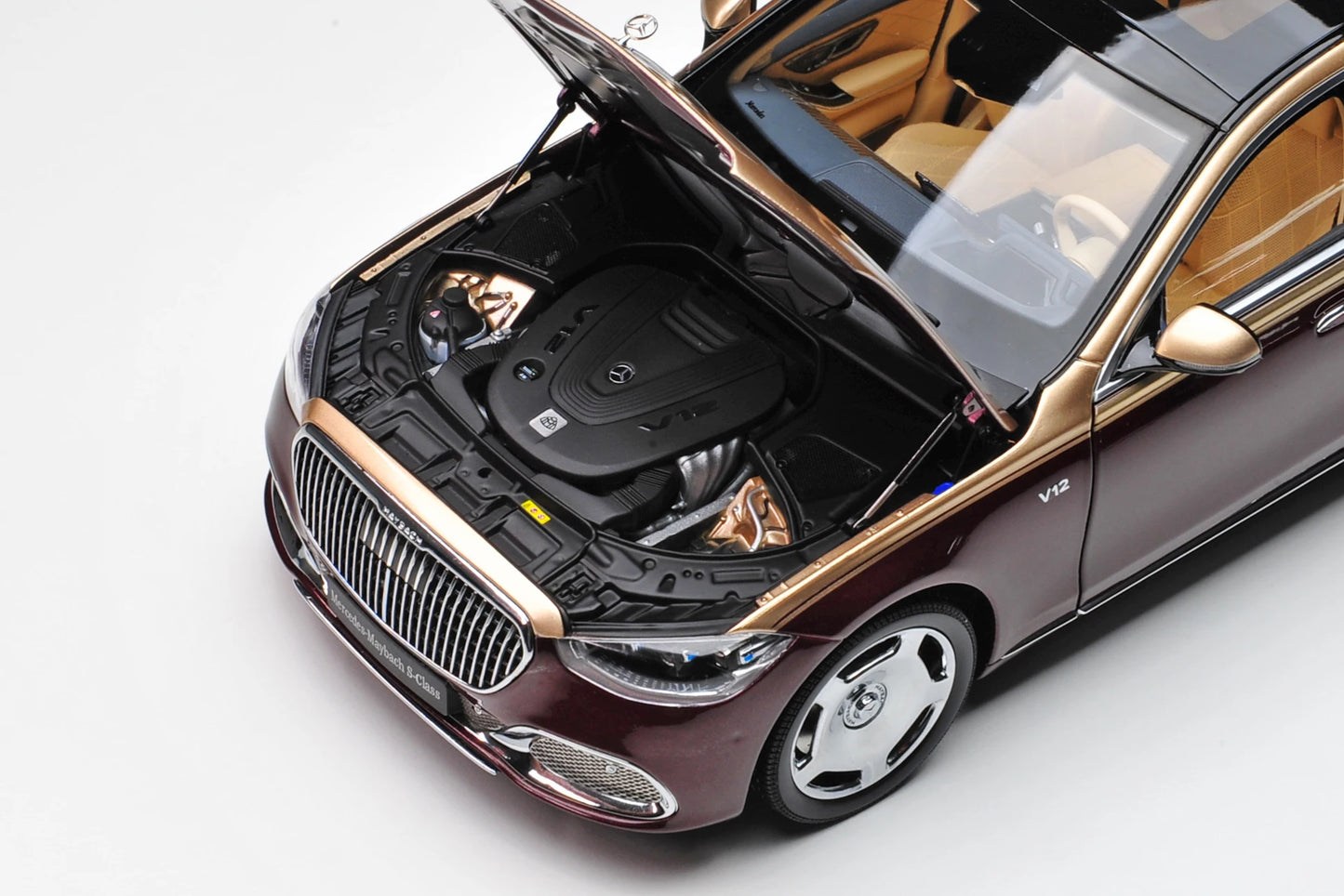 [SuperDetailed] 1:18 Maybach S-Class S680 2021 Die-Cast Model Car – Limited Edition Collectible