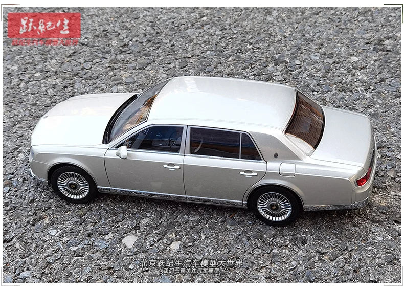 [SuperDetailed] 1:18 Toyota Century Die-Cast Model Car – Full-Open Collectible