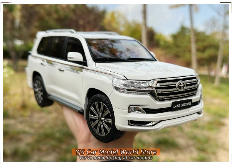 [SuperDetailed] 1:18 Toyota Land Cruiser LC200 Die-Cast Model – Spare Tire Version (Limited Edition)