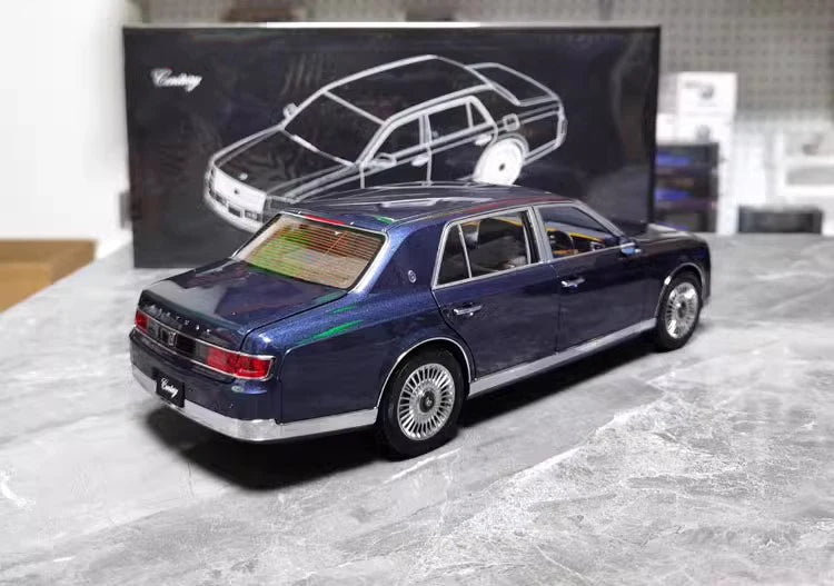 [SuperDetailed] 1:18 Toyota Century Die-Cast Model Car – Fully Openable Collectible