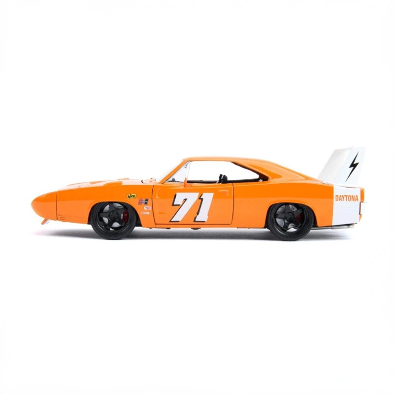 1:24 1969 Dodge Charger Daytona Die-Cast Model Car – Classic Muscle Car Collectible