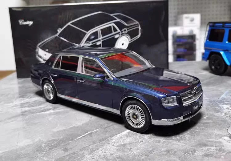 [SuperDetailed] 1:18 Toyota Century Die-Cast Model Car – Fully Openable Collectible