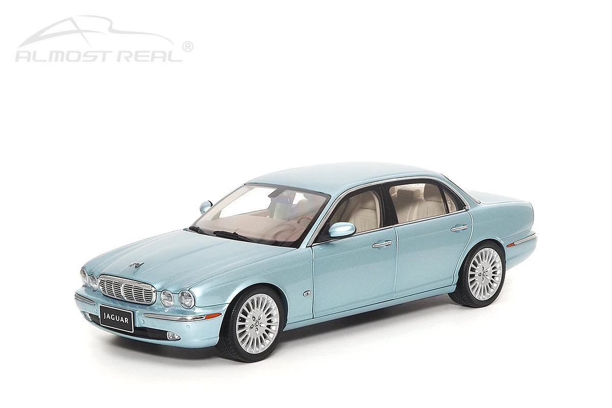 [SuperDetailed] 1:18 Jaguar XJ6 X350 Die-Cast Model Car – Luxury Collectible Gift