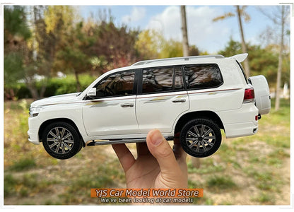 [SuperDetailed] 1:18 Toyota Land Cruiser LC200 Die-Cast Model – Spare Tire Version (Limited Edition)