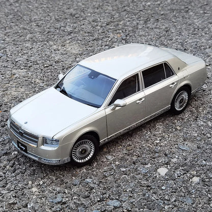 [SuperDetailed] 1:18 Toyota Century Die-Cast Model Car – Full-Open Collectible