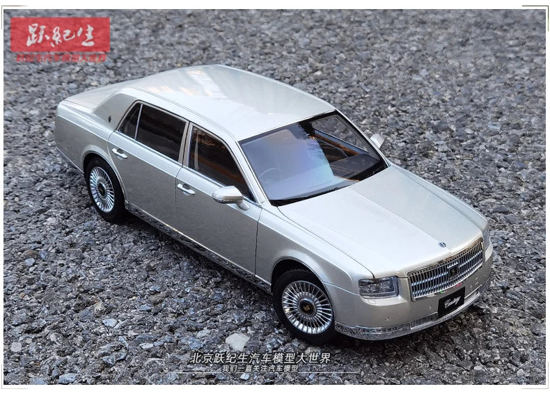 [SuperDetailed] 1:18 Toyota Century Die-Cast Model Car – Full-Open Collectible