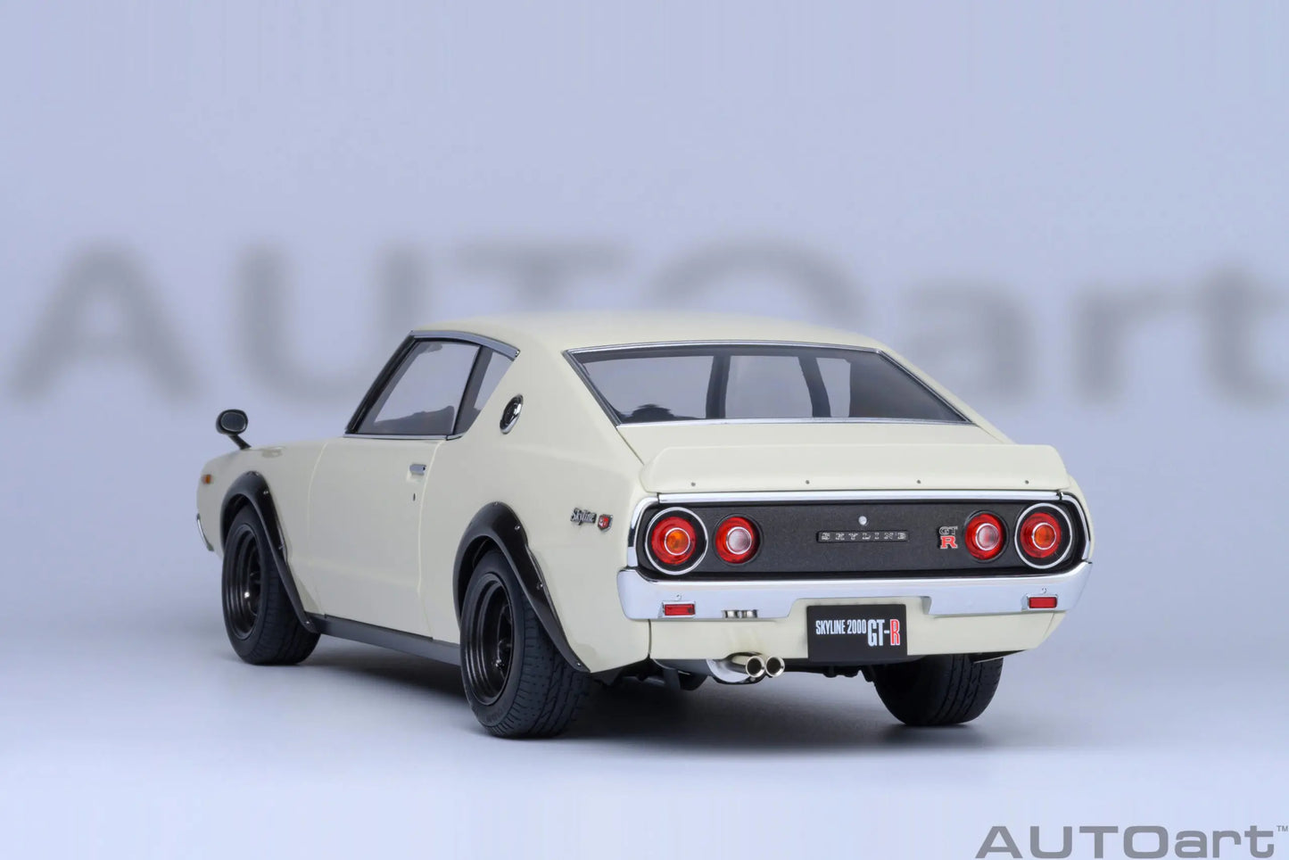 [SuperDetailed] 1:18 Nissan Skyline 2000 GT-R (KPGC110) Tuned Version Die-Cast Model – Static Display Collectible