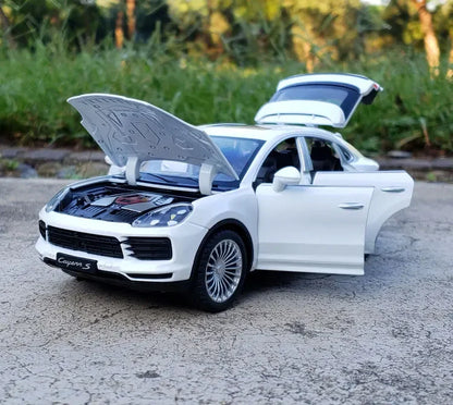 1:24 Porsche Cayenne Turbo S Die-Cast Model Car – Sound & Light Toy