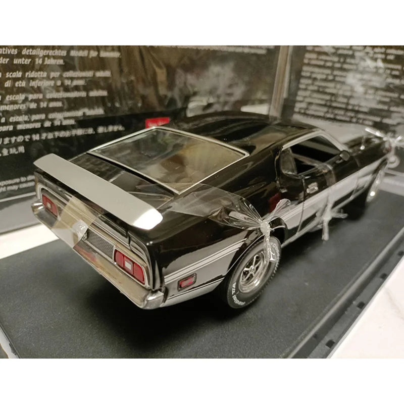 [SuperDetailed] 1:18 Ford Mustang Mach 1 Die-Cast Model Car – Collectible Display Piece