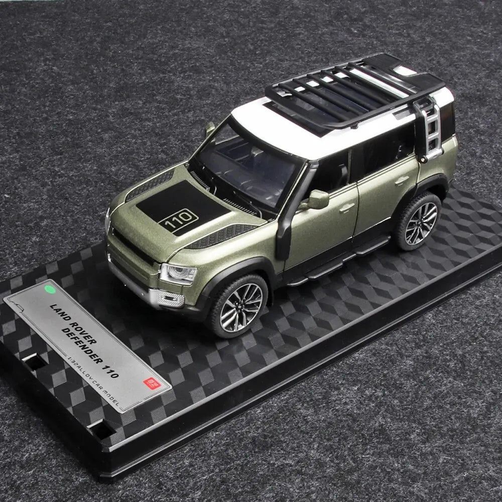 1:32 Land Rover Defender 110 Die-Cast Model Car – Pull-Back with Sound & Light