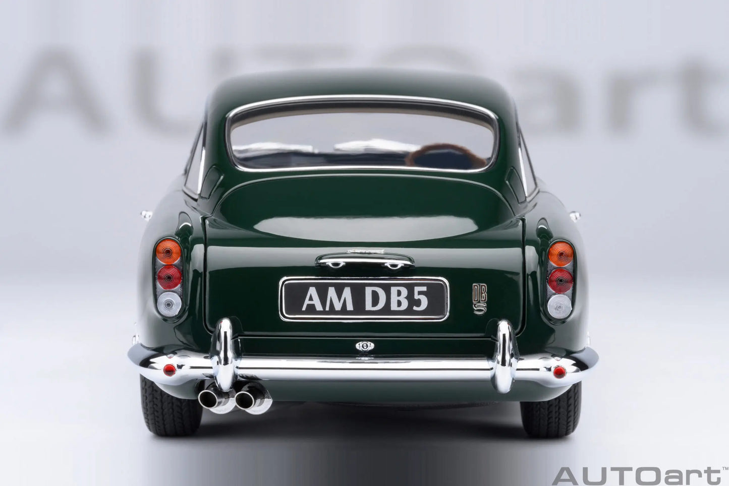 [SuperDetailed] 1:18 Aston Martin DB5 Die-Cast Model Car (British Racing Green) – Static Display Collectible