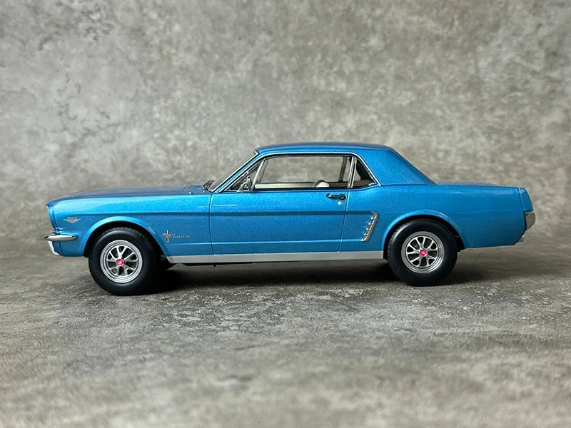 [SuperDetailed] 1:18 Ford Mustang Coupe 1965 Die-Cast Model – Classic Collectible