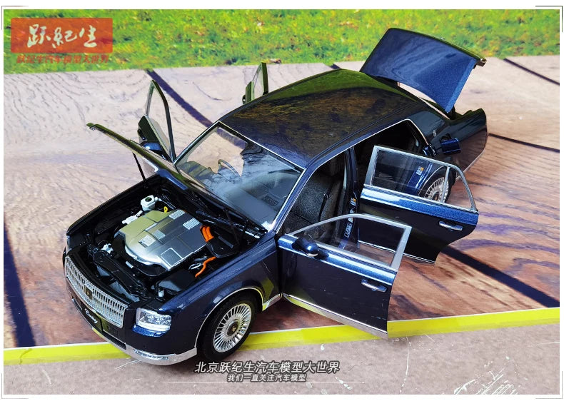 [SuperDetailed] 1:18 Toyota Century Die-Cast Model Car – Full-Open Collectible