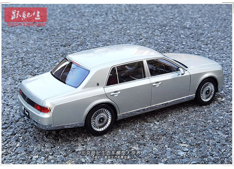 [SuperDetailed] 1:18 Toyota Century Die-Cast Model Car – Full-Open Collectible