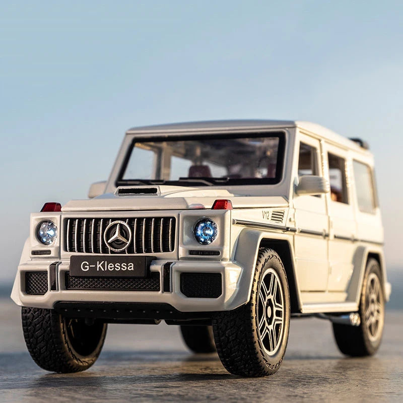 1:24 AMG G63 Die-Cast Model Car – Pull-Back Toy with Sound & Light, Openable Doors