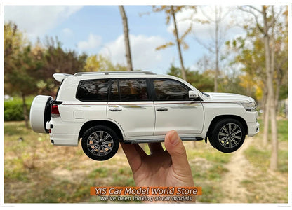 [SuperDetailed] 1:18 Toyota Land Cruiser LC200 Die-Cast Model – Spare Tire Version (Limited Edition)