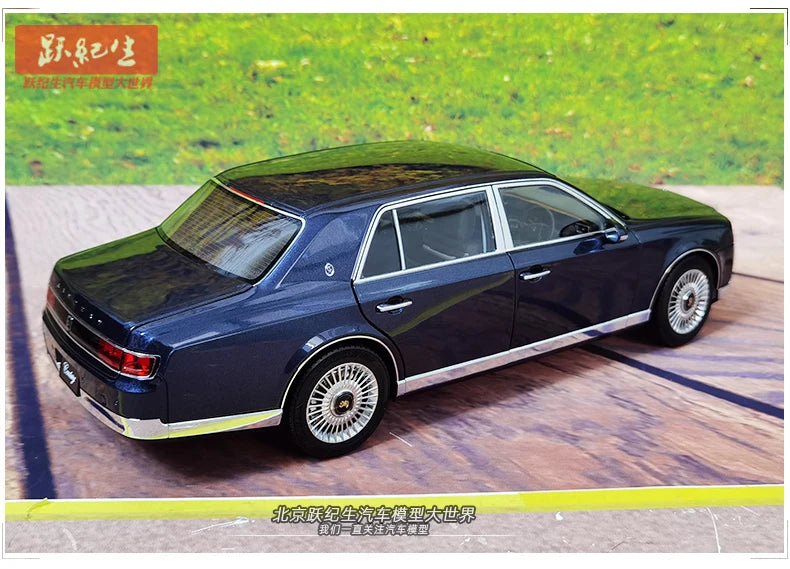 [SuperDetailed] 1:18 Toyota Century Die-Cast Model Car – Full-Open Collectible