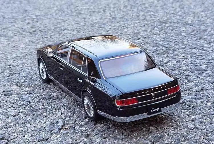 [SuperDetailed] 1:18 Toyota Century Die-Cast Model Car – Fully Openable Collectible