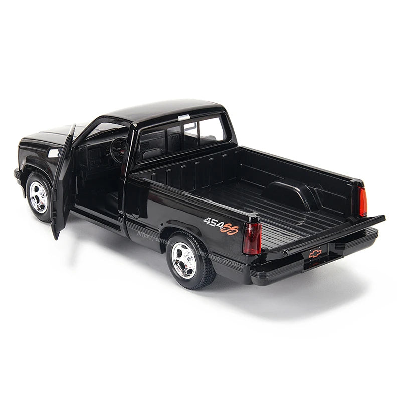 1:24 1993 Chevrolet 454 SS Pick-Up Die-Cast Model Car – Collectible Toy