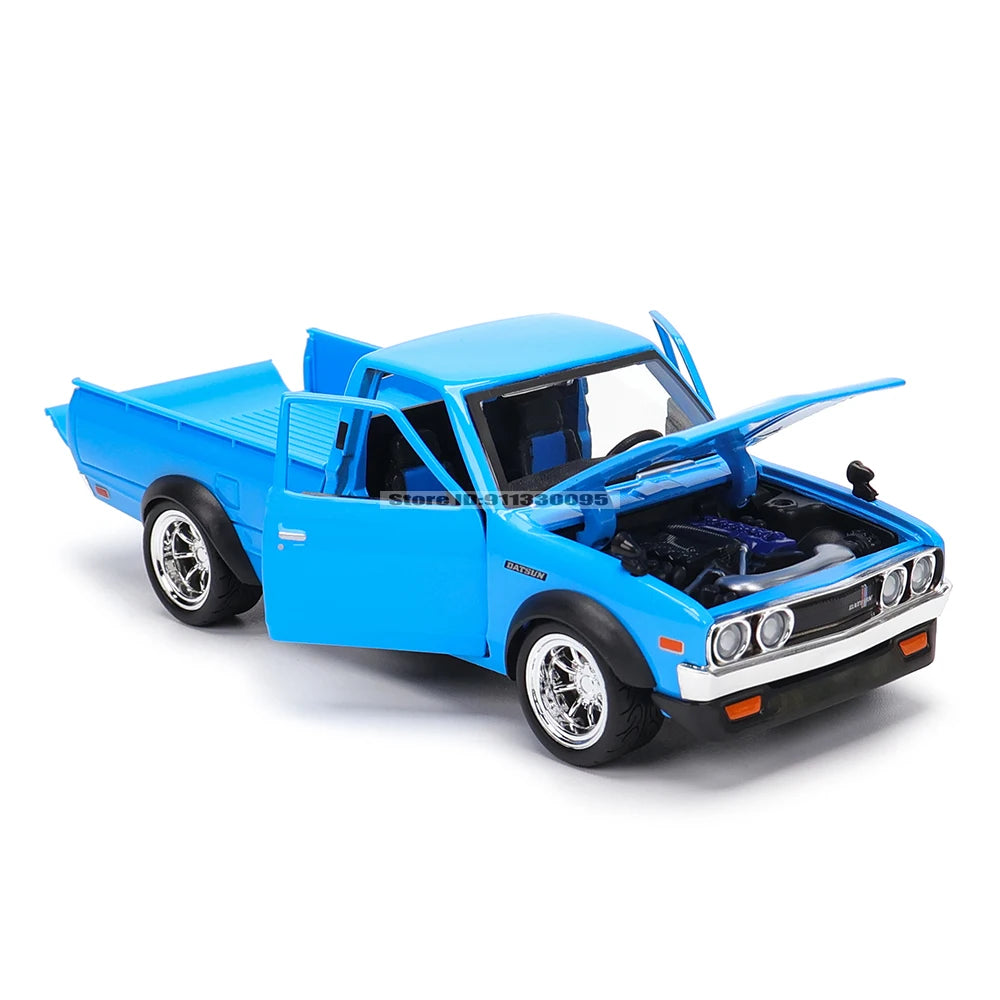 1:24 Nissan 1973 Datsun 620 Pick-Up Die-Cast Model Car – Classic Collectible