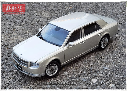 [SuperDetailed] 1:18 Toyota Century Die-Cast Model Car – Full-Open Collectible