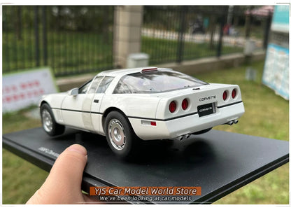 [SuperDetailed] 1:18 Chevrolet Corvette C4 1986 Die-Cast Model Car – Classic Collectible