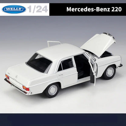 1:24 Mercedes-Benz 220 Die-Cast Model Car – Classic Retro Collectible