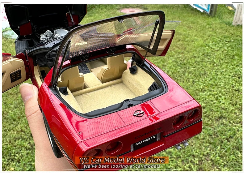 [SuperDetailed] 1:18 Chevrolet Corvette C4 1986 Die-Cast Model Car – Classic Collectible