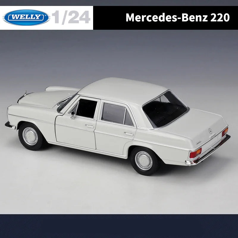 1:24 Mercedes-Benz 220 Die-Cast Model Car – Classic Retro Collectible