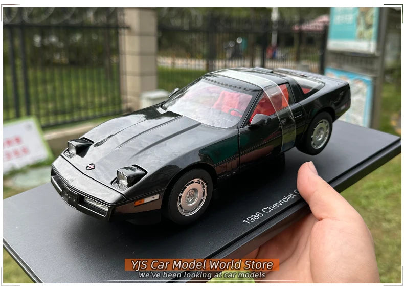 [SuperDetailed] 1:18 Chevrolet Corvette C4 1986 Die-Cast Model Car – Classic Collectible