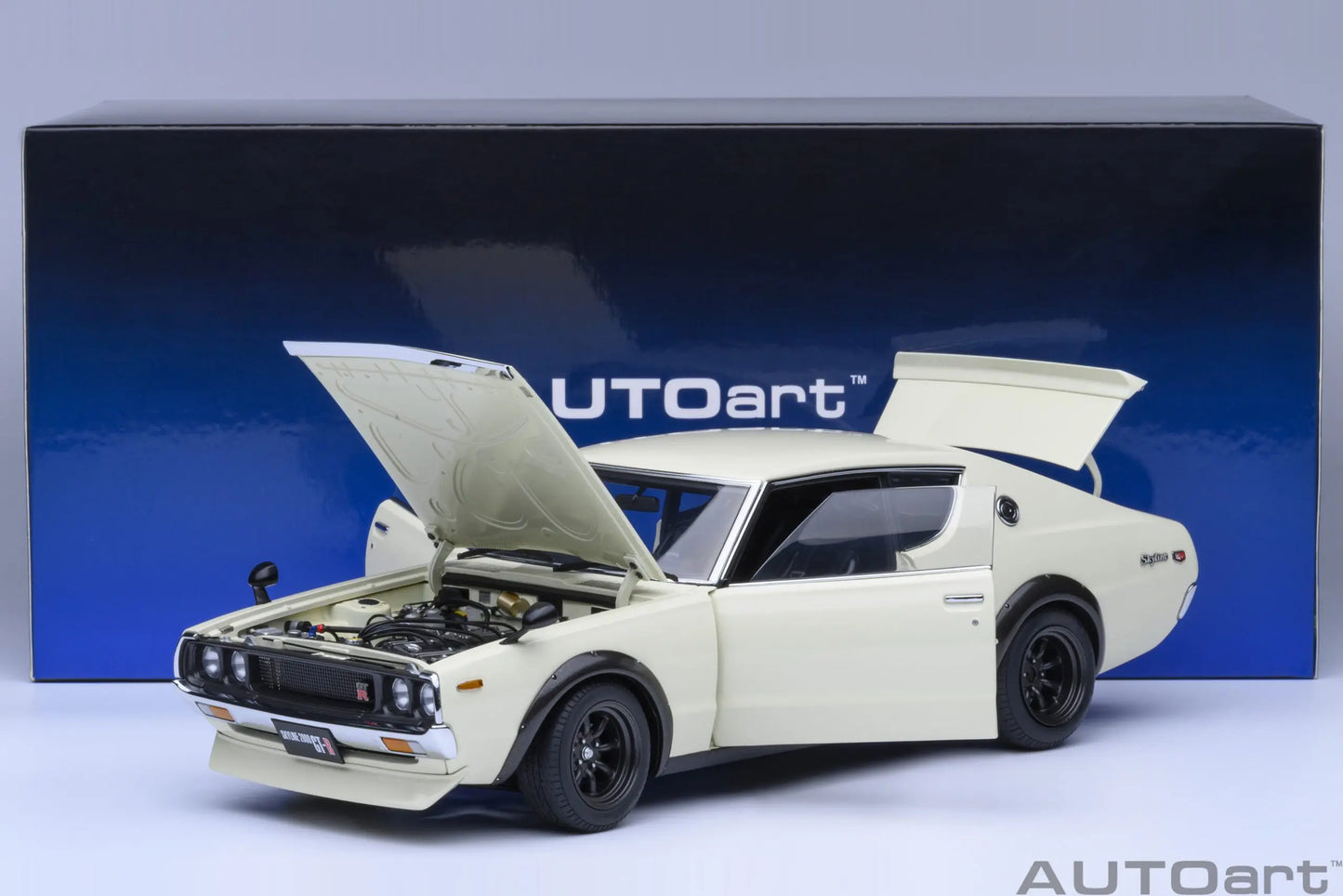 [SuperDetailed] 1:18 Nissan Skyline 2000 GT-R (KPGC110) Tuned Version Die-Cast Model – Static Display Collectible