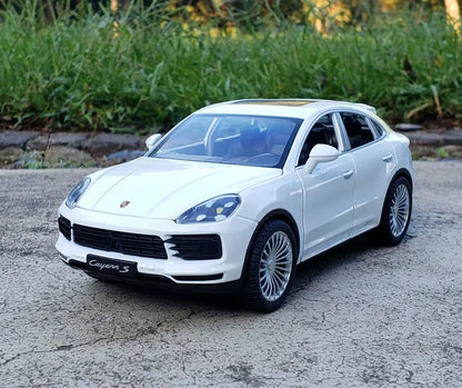 1:24 Porsche Cayenne Turbo S Die-Cast Model Car – Sound & Light Toy