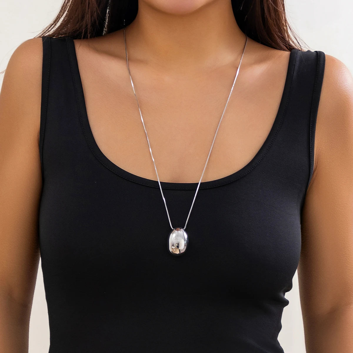 VogueEllipse Pendant - Graceful Long Chain