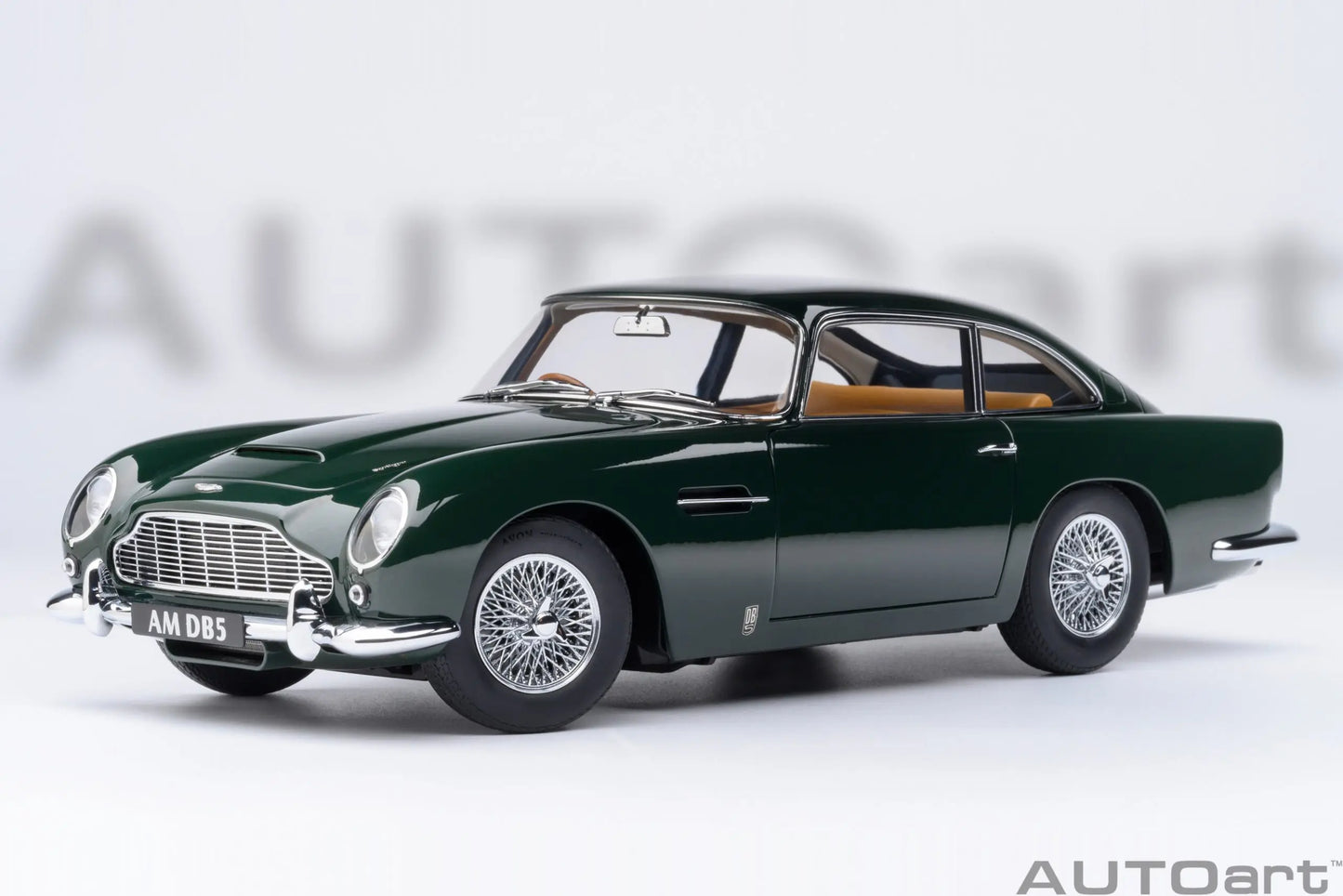 [SuperDetailed] 1:18 Aston Martin DB5 Die-Cast Model Car (British Racing Green) – Static Display Collectible