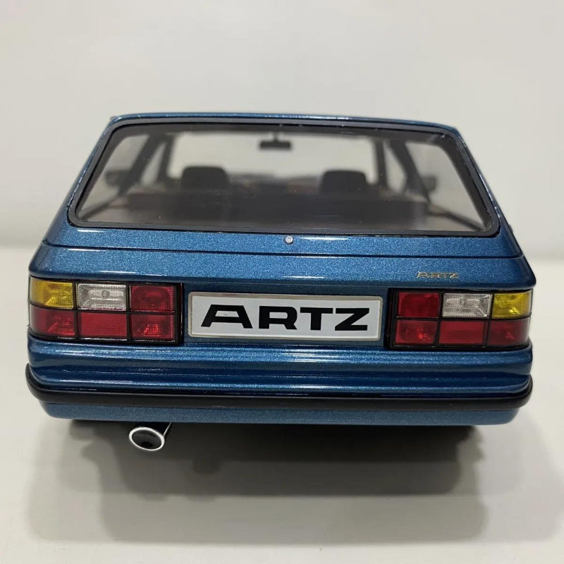 [SuperDetailed] 1:18 Porsche 924 Turbo Die-Cast Model Car – High-Simulation Collectible