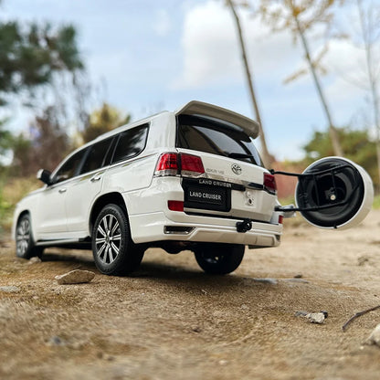 [SuperDetailed] 1:18 Toyota Land Cruiser LC200 Die-Cast Model – Spare Tire Version (Limited Edition)