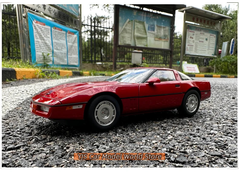 [SuperDetailed] 1:18 Chevrolet Corvette C4 1986 Die-Cast Model Car – Classic Collectible