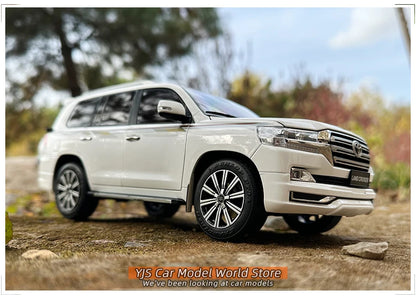 [SuperDetailed] 1:18 Toyota Land Cruiser LC200 Die-Cast Model – Spare Tire Version (Limited Edition)