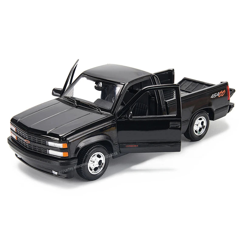 1:24 1993 Chevrolet 454 SS Pick-Up Die-Cast Model Car – Collectible Toy