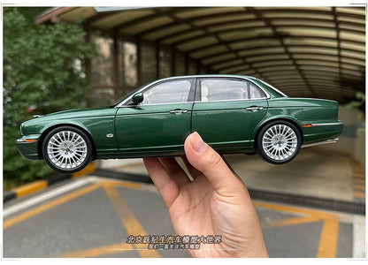 [SuperDetailed] 1:18 Jaguar XJ6 X350 Die-Cast Model Car – Luxury Collectible Gift