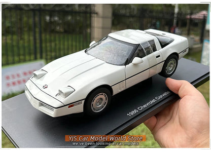 [SuperDetailed] 1:18 Chevrolet Corvette C4 1986 Die-Cast Model Car – Classic Collectible