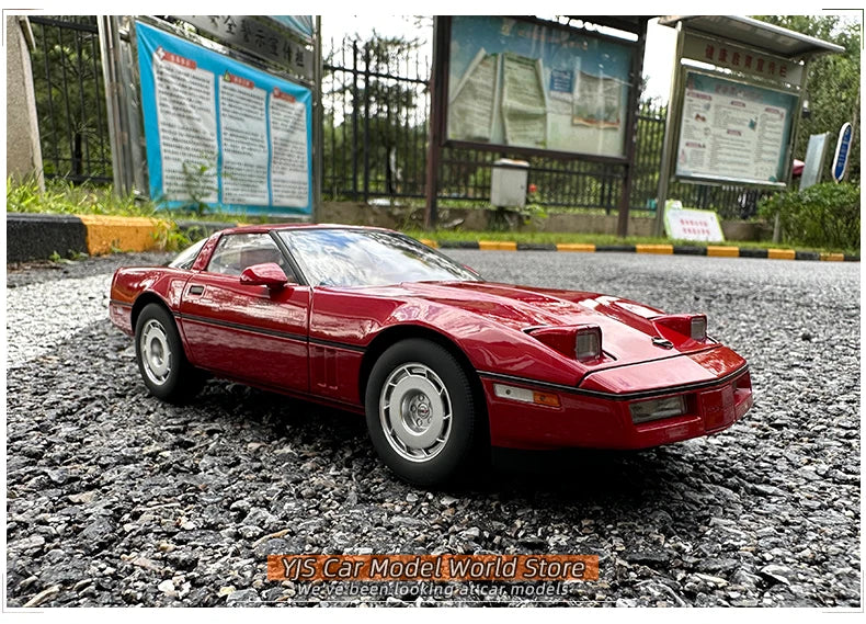 [SuperDetailed] 1:18 Chevrolet Corvette C4 1986 Die-Cast Model Car – Classic Collectible