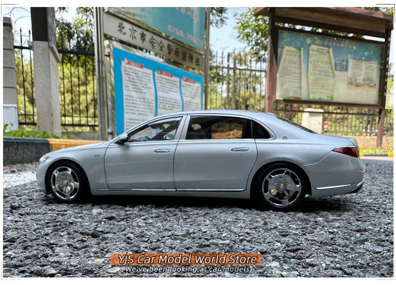 [SuperDetailed] 1:18 Maybach S-Class S680 2021 Die-Cast Model Car – Limited Edition Collectible