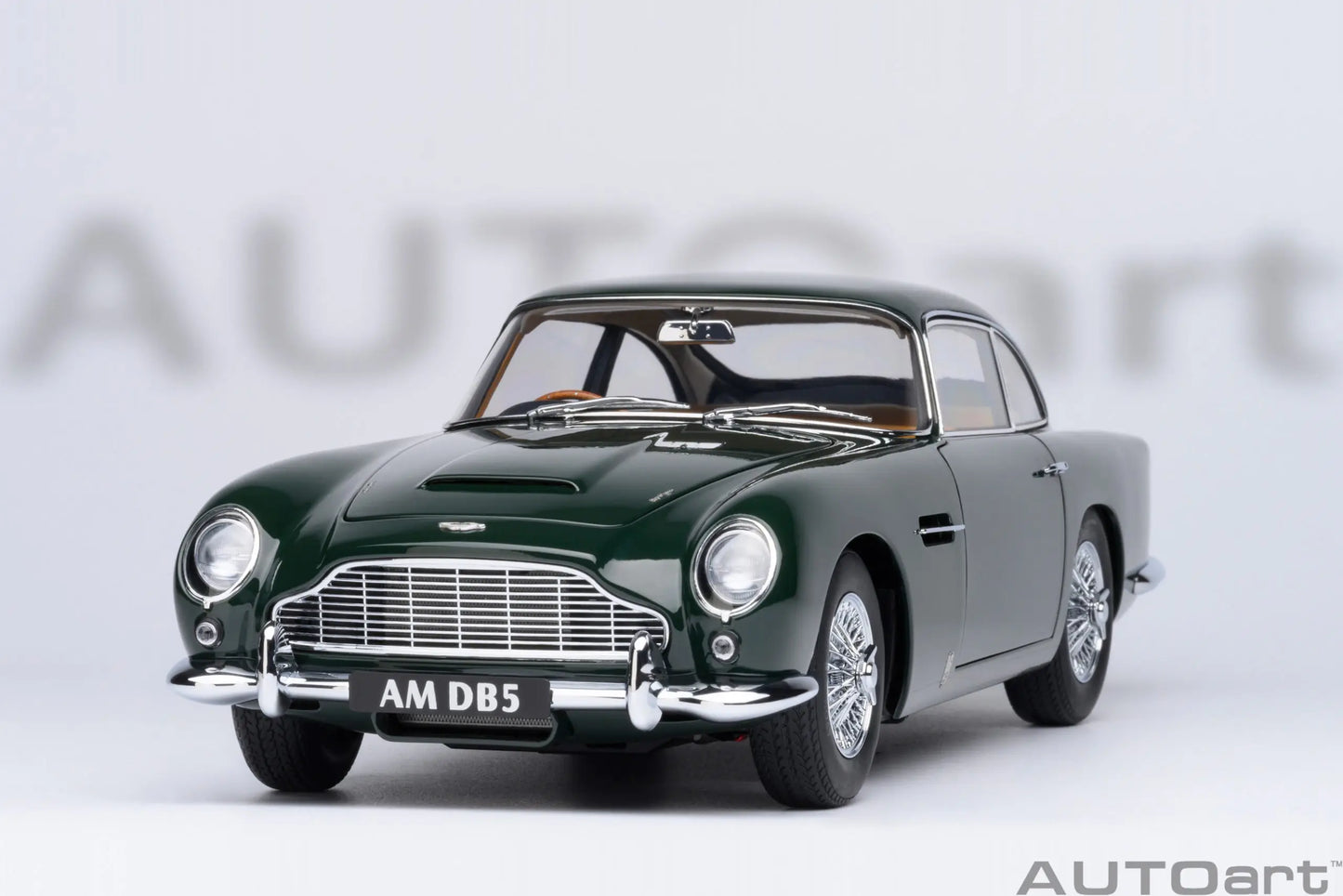 [SuperDetailed] 1:18 Aston Martin DB5 Die-Cast Model Car (British Racing Green) – Static Display Collectible