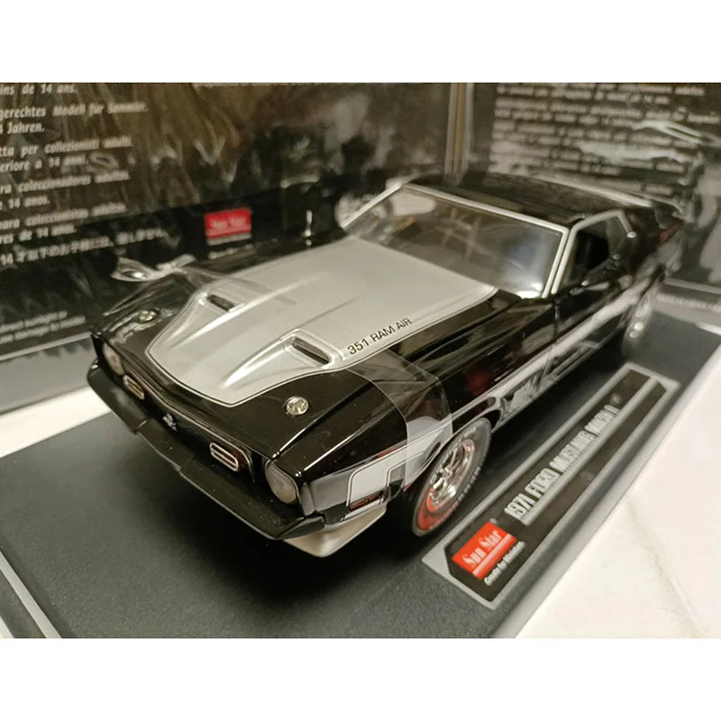 [SuperDetailed] 1:18 Ford Mustang Mach 1 Die-Cast Model Car – Collectible Display Piece