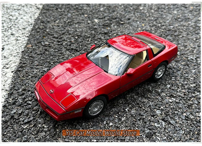 [SuperDetailed] 1:18 Chevrolet Corvette C4 1986 Die-Cast Model Car – Classic Collectible