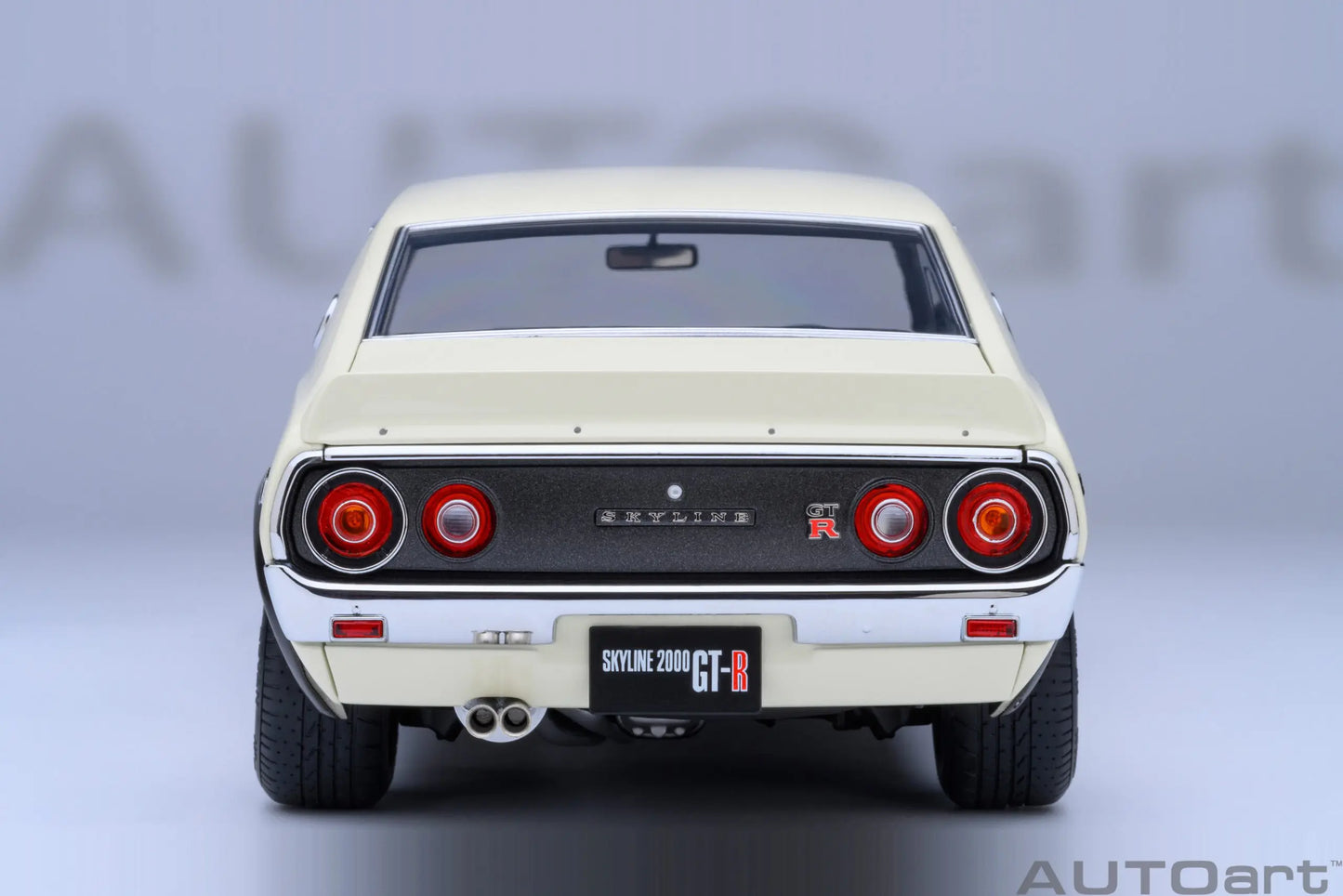 [SuperDetailed] 1:18 Nissan Skyline 2000 GT-R (KPGC110) Tuned Version Die-Cast Model – Static Display Collectible