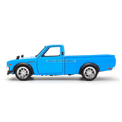 1:24 Nissan 1973 Datsun 620 Pick-Up Die-Cast Model Car – Classic Collectible