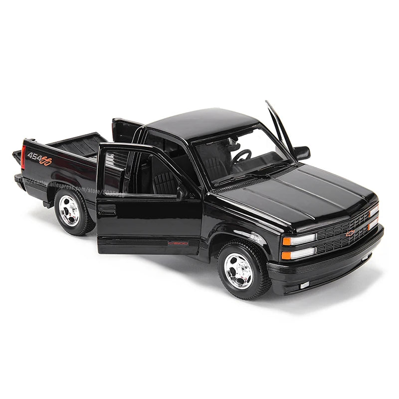 1:24 1993 Chevrolet 454 SS Pick-Up Die-Cast Model Car – Collectible Toy